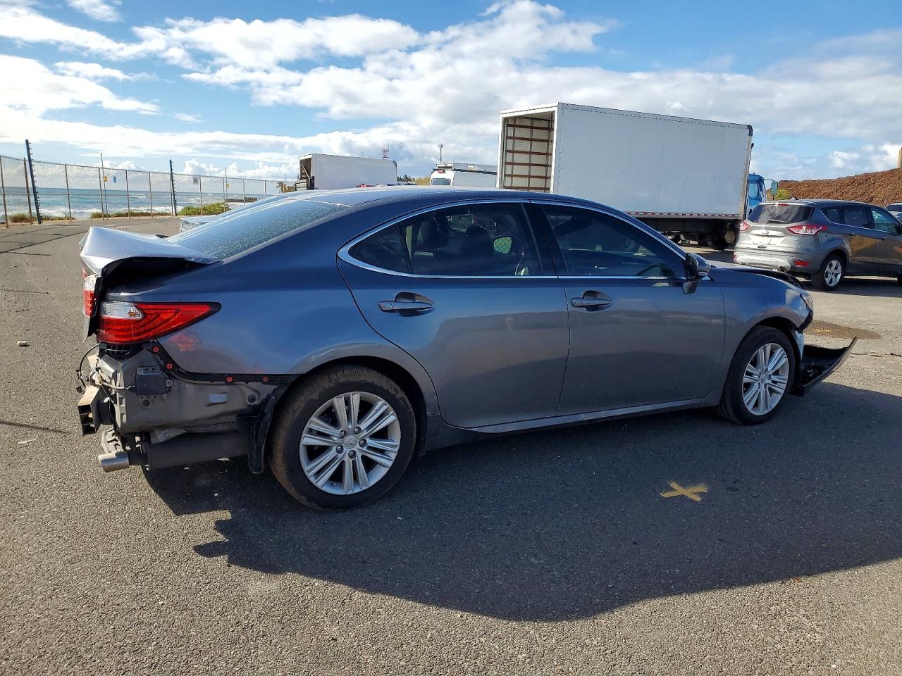 2013 LEXUS ES 350 photo 3