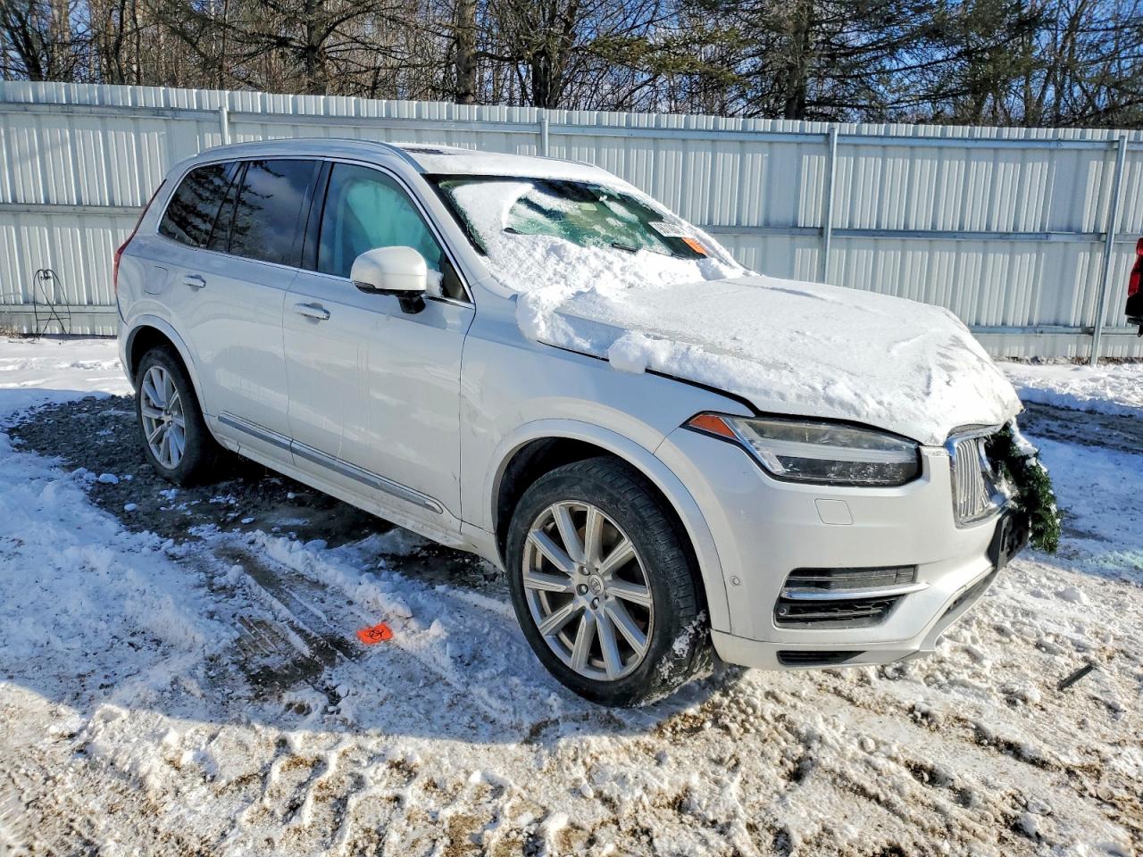 2017 VOLVO XC90 T8 photo 4