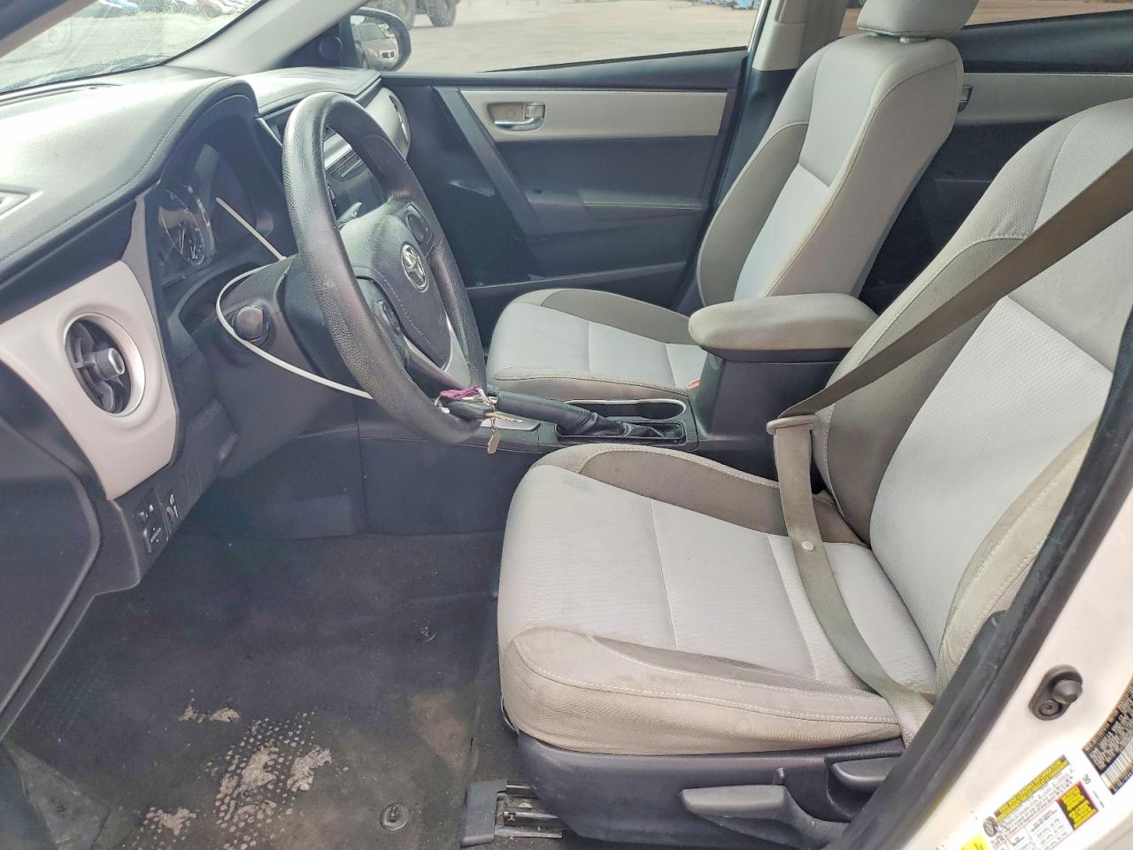 2017 TOYOTA COROLLA L photo 7