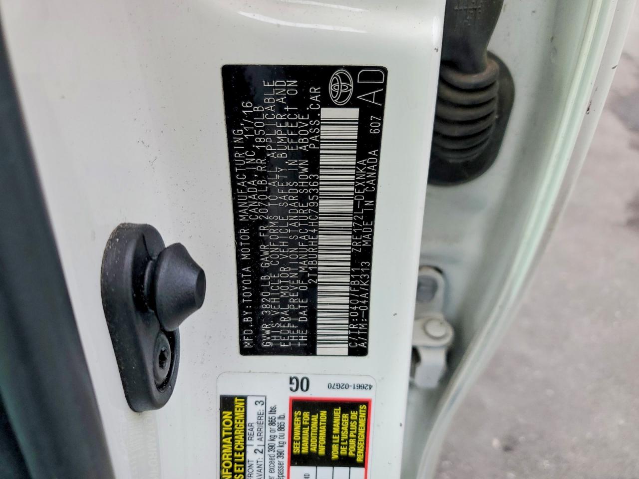 2017 TOYOTA COROLLA L photo 12