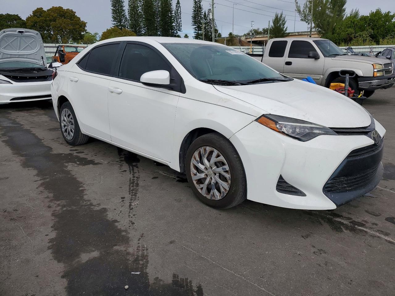 2017 TOYOTA COROLLA L photo 4
