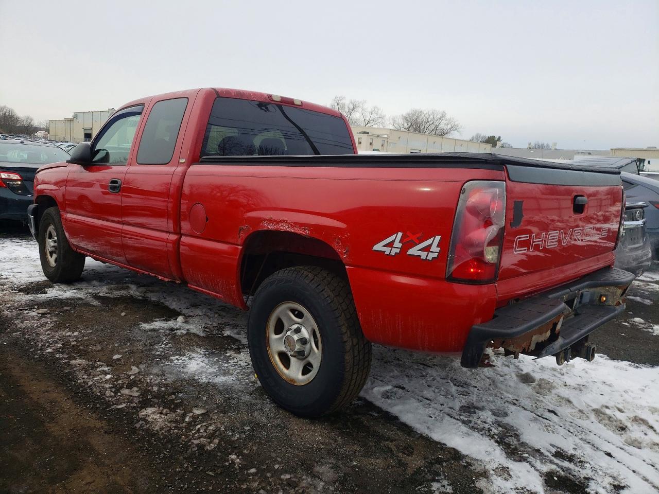 2004 CHEVROLET SILVERADO K1500 photo 2