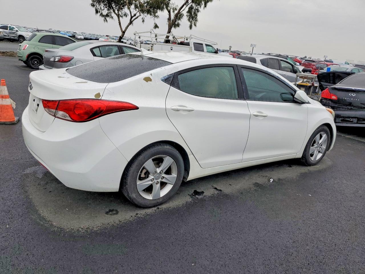 2013 HYUNDAI ELANTRA GLS photo 3