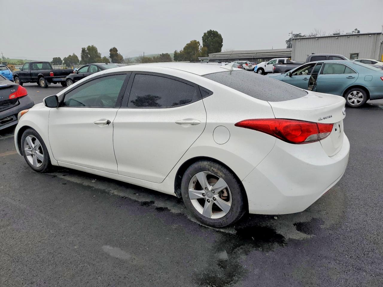 2013 HYUNDAI ELANTRA GLS photo 2
