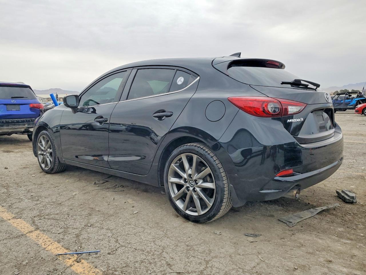 2018 MAZDA 3 TOURING photo 2
