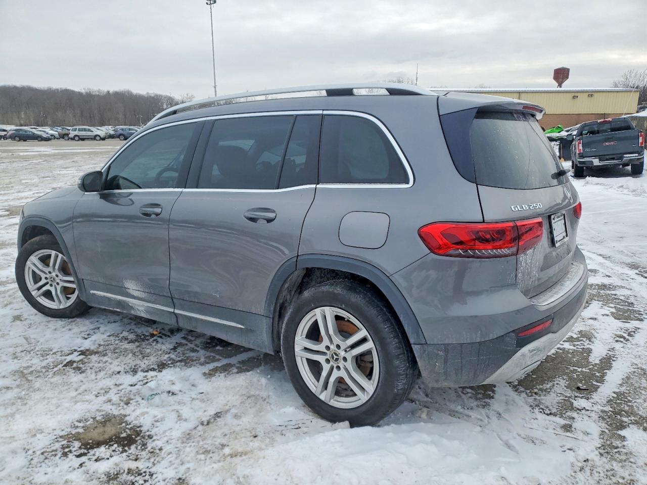 2021 MERCEDES-BENZ GLB 250 4MATIC photo 2