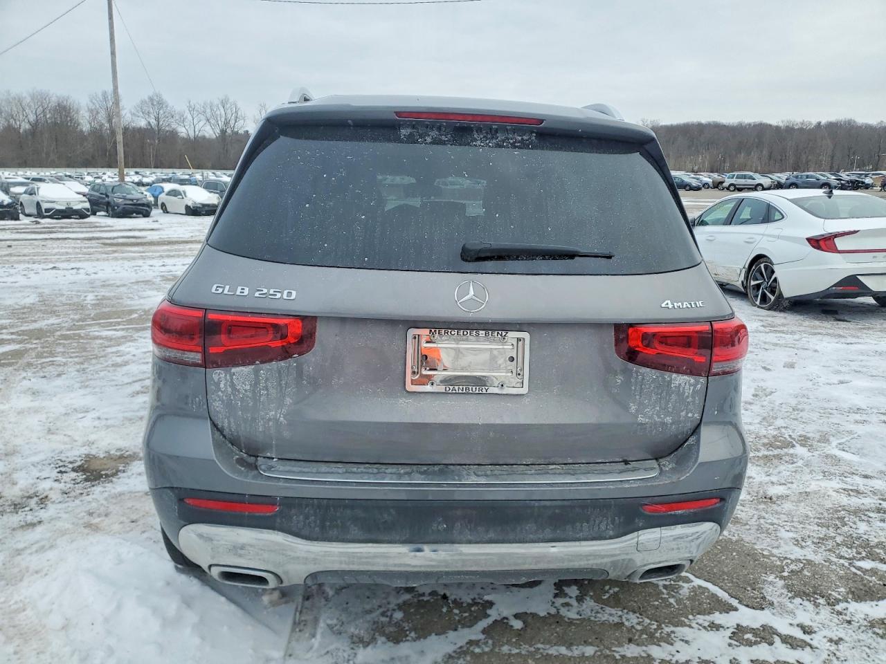 2021 MERCEDES-BENZ GLB 250 4MATIC photo 6