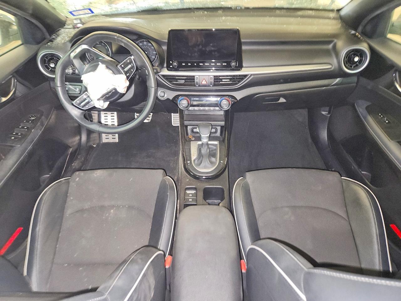 2023 KIA FORTE GT LINE photo 8