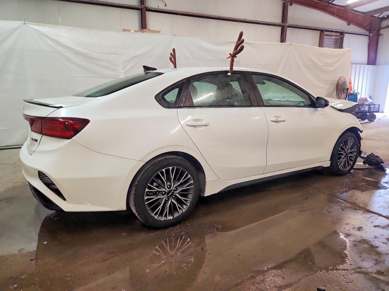 2023 KIA FORTE GT LINE photo 3