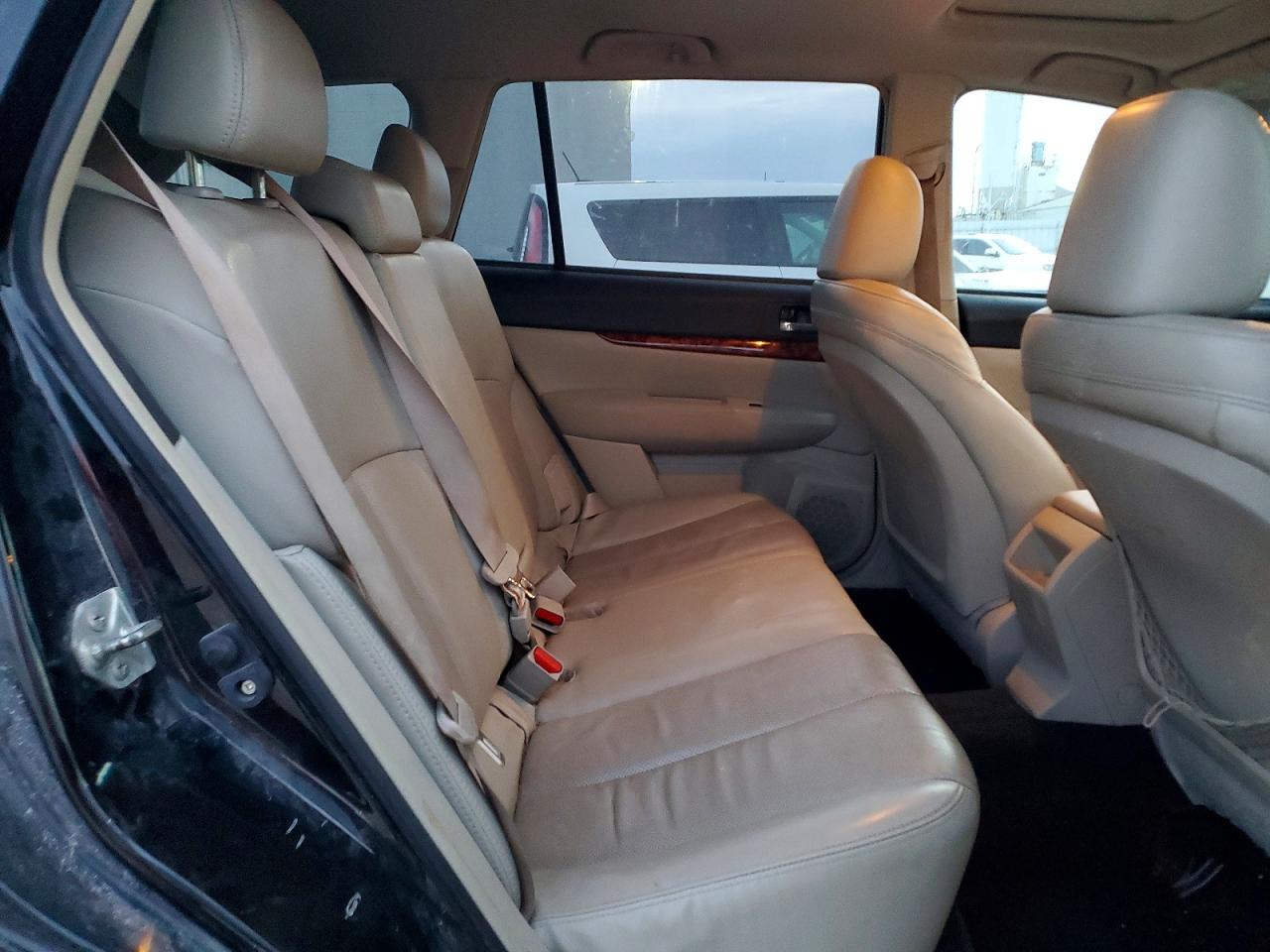 2011 SUBARU OUTBACK 2.5I LIMITED photo 31