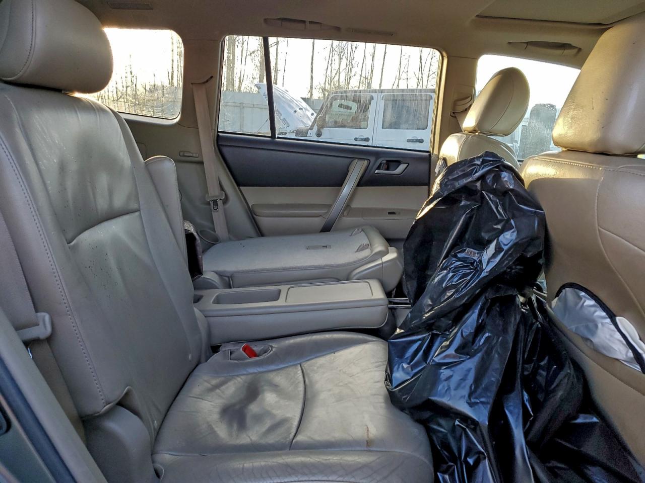 2010 TOYOTA HIGHLANDER SE photo 11