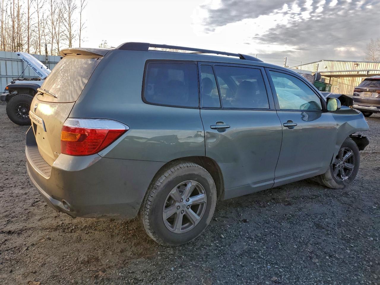 2010 TOYOTA HIGHLANDER SE photo 3