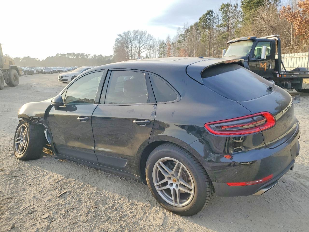 2017 PORSCHE MACAN photo 2