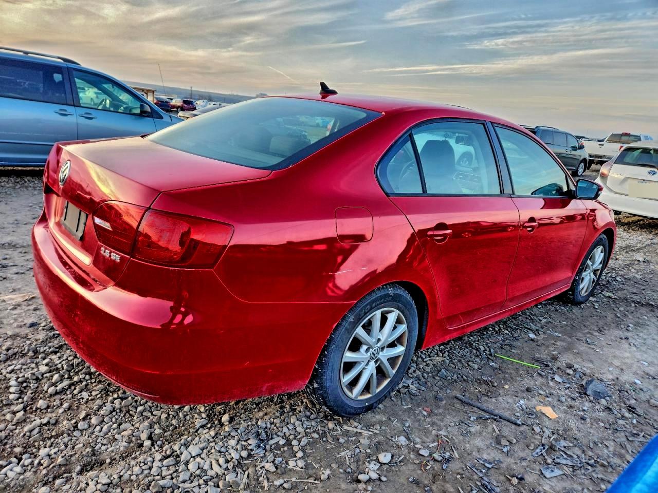2012 VOLKSWAGEN JETTA SE photo 3