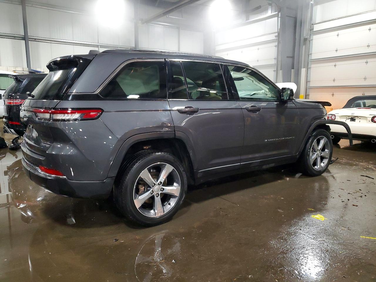 2022 JEEP GRAND CHEROKEE LIMITED photo 3