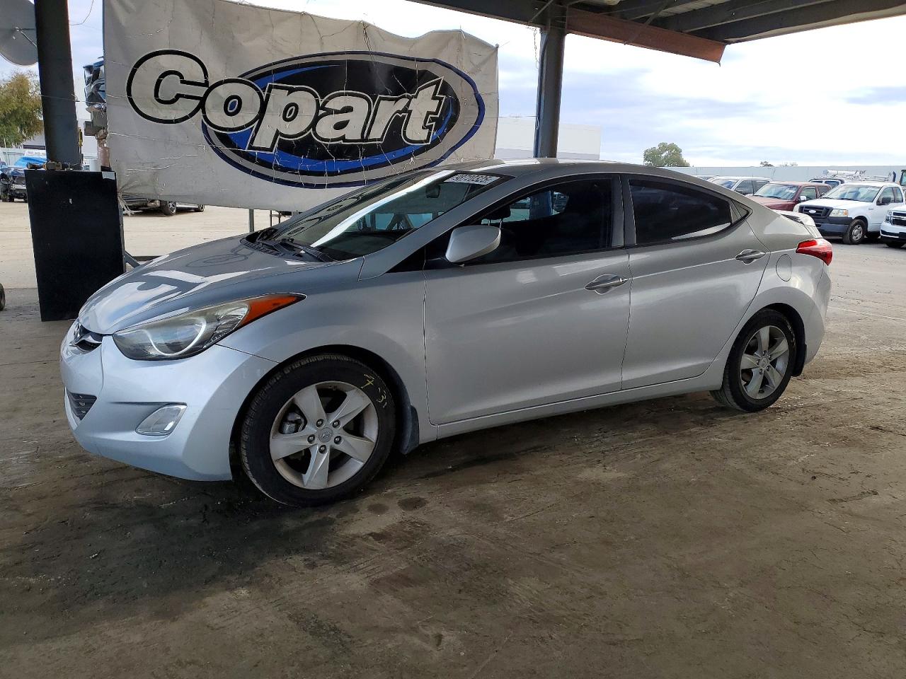 2013 HYUNDAI ELANTRA