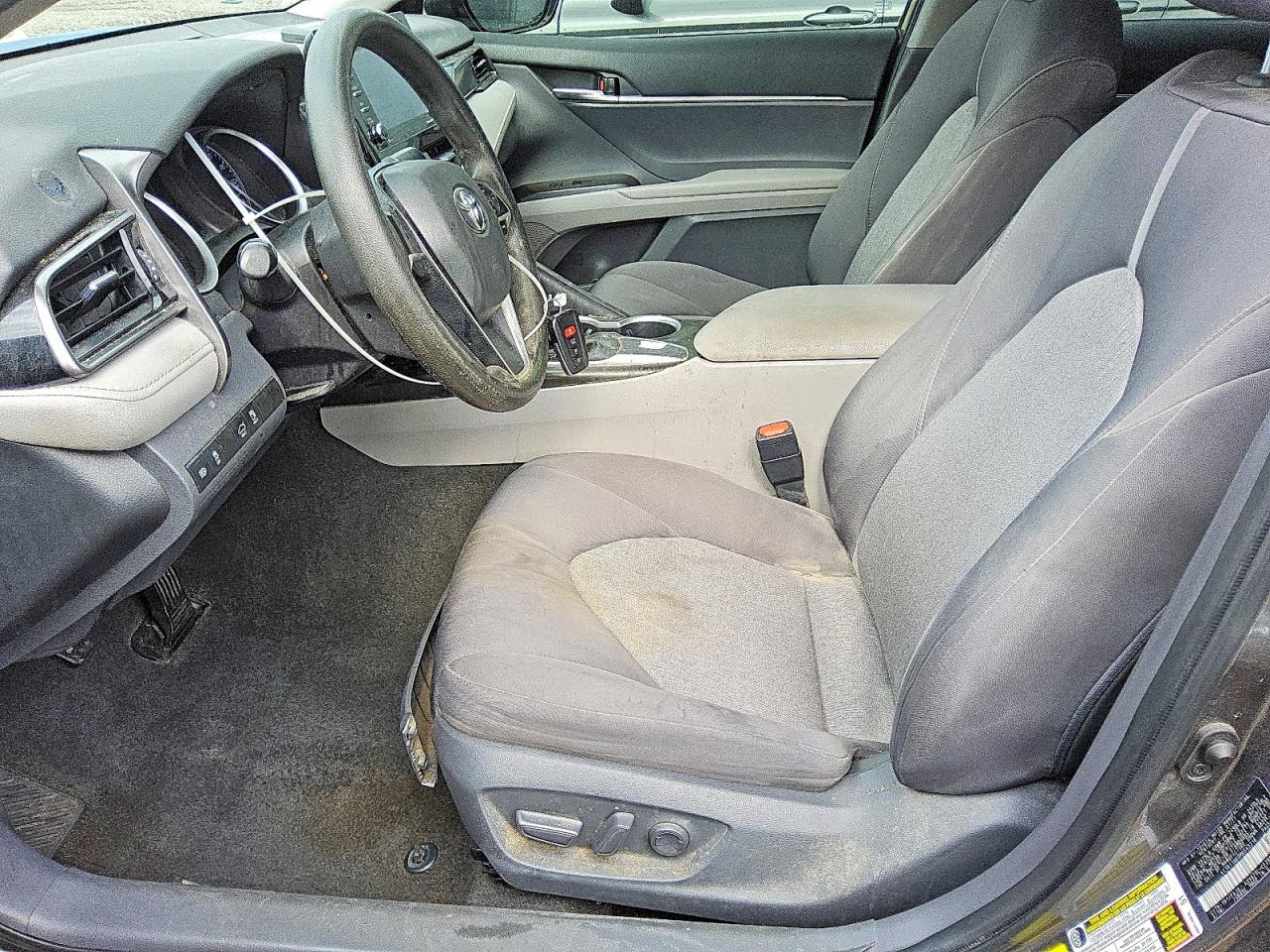 2021 TOYOTA CAMRY LE photo 7