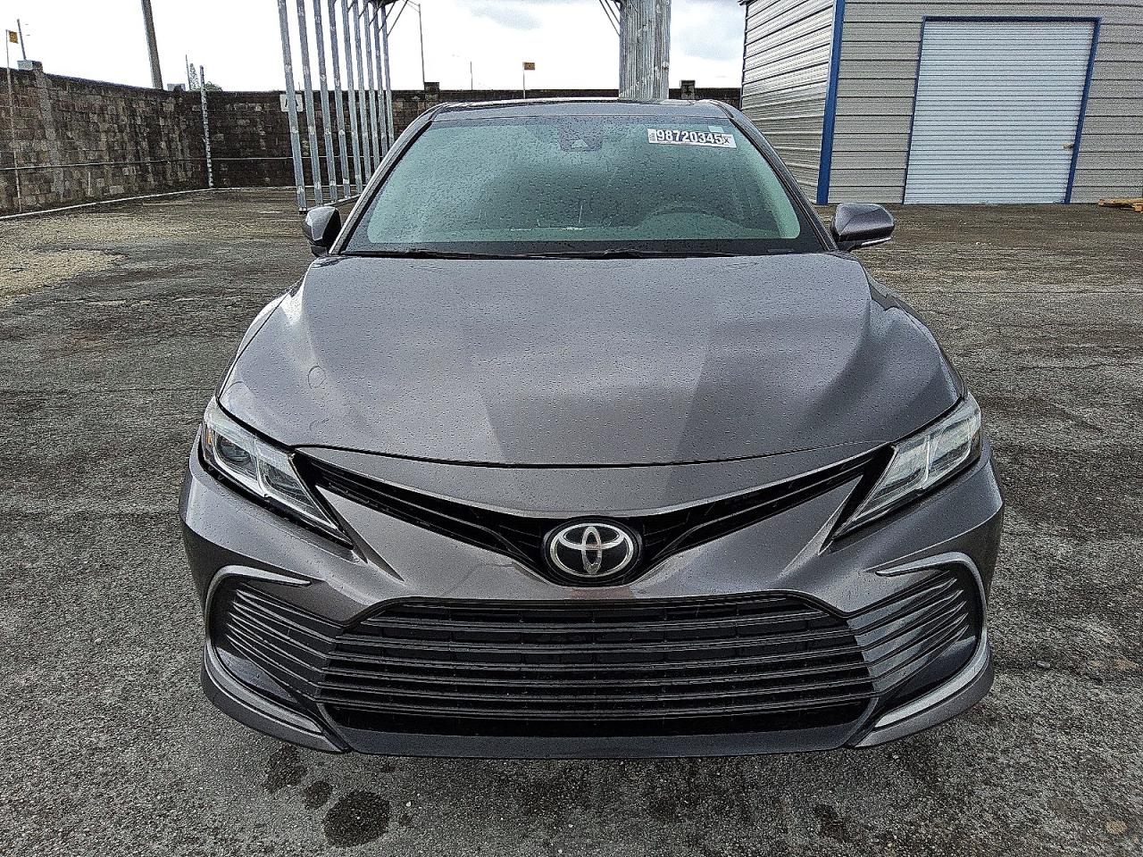 2021 TOYOTA CAMRY LE photo 5