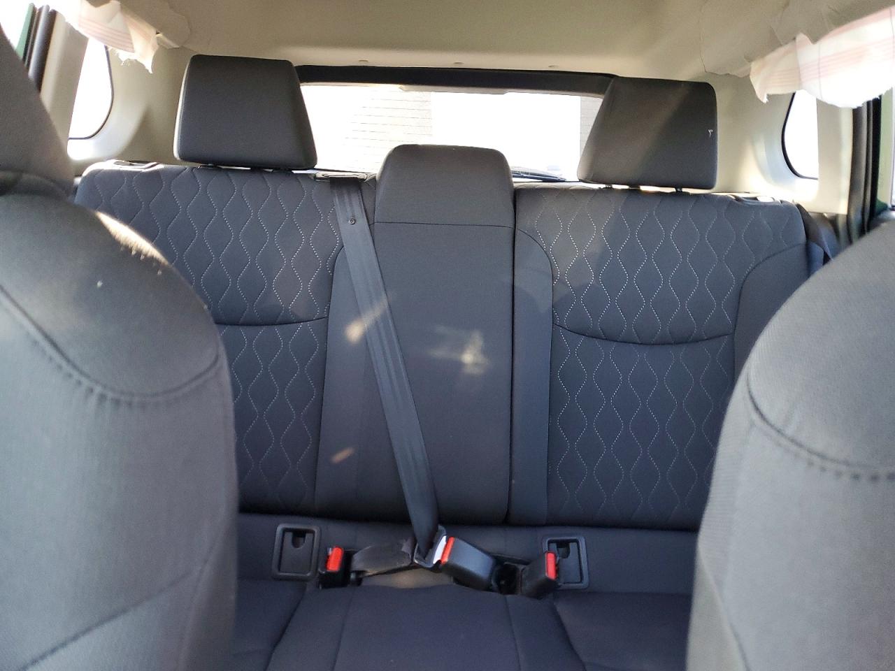 2022 TOYOTA COROLLA CROSS LE photo 10