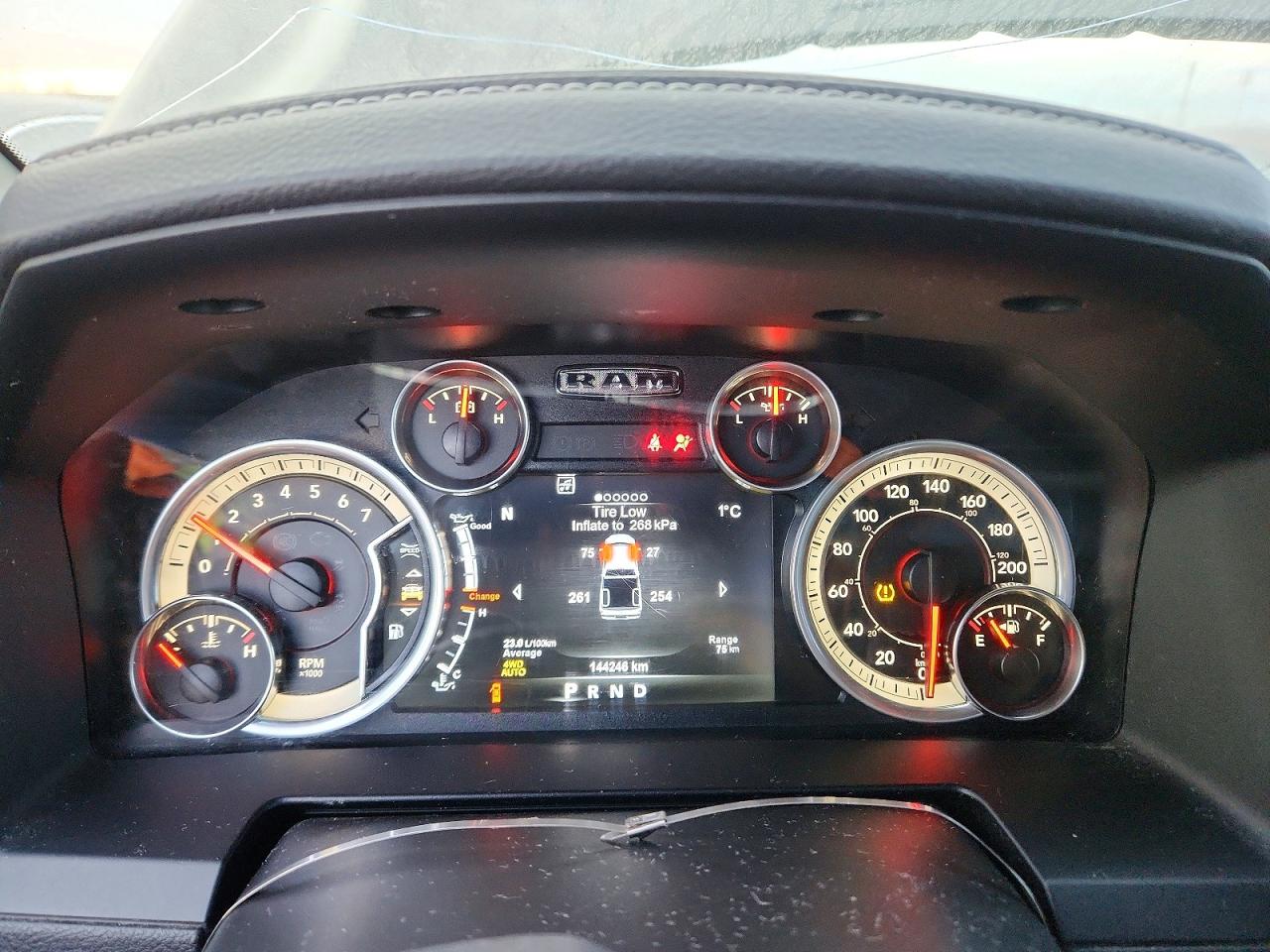 2015 RAM 1500 SPORT photo 9