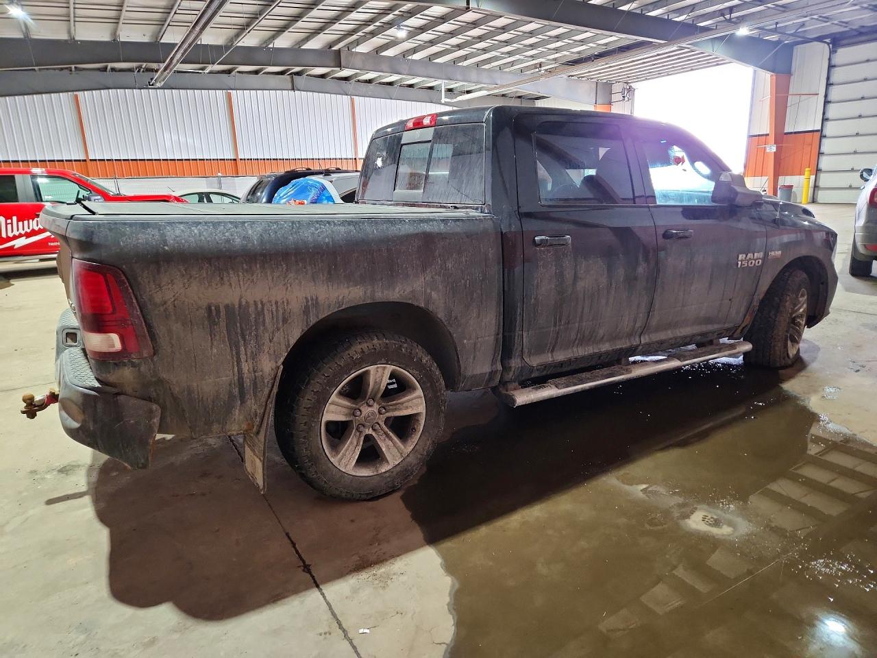 2015 RAM 1500 SPORT photo 3