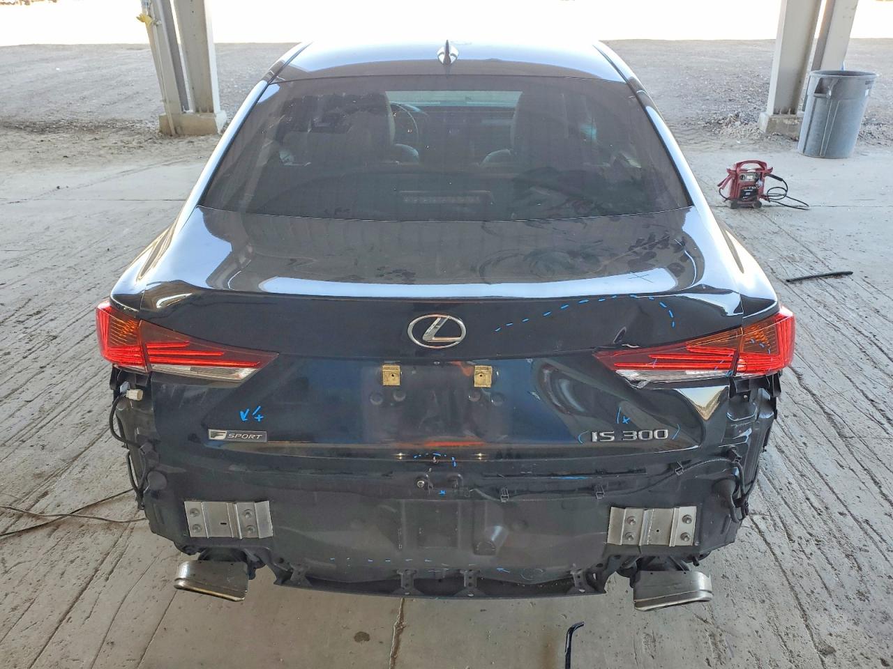 2018 LEXUS IS 300 photo 6