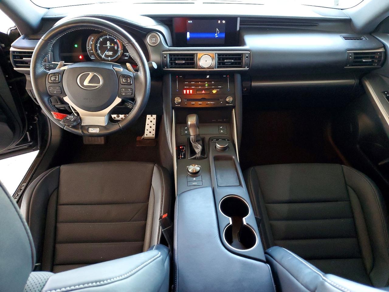 2018 LEXUS IS 300 photo 8
