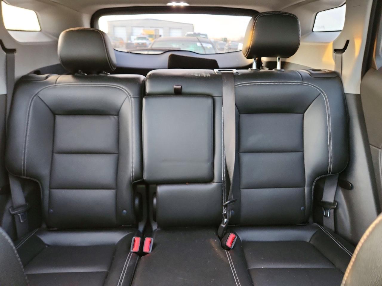 2024 GMC TERRAIN SLT photo 10