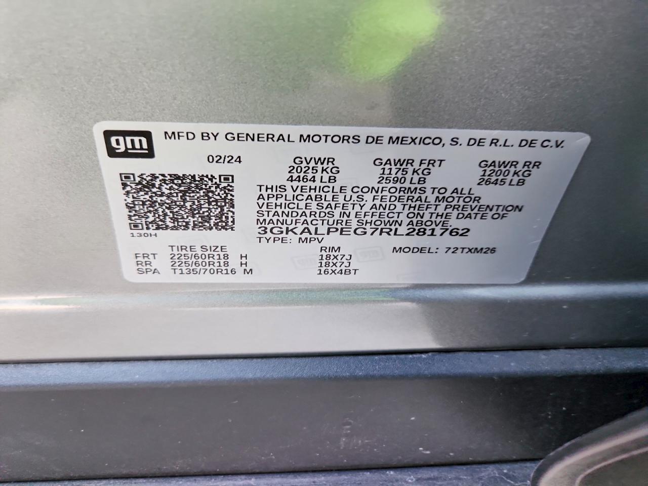 2024 GMC TERRAIN SLT photo 13