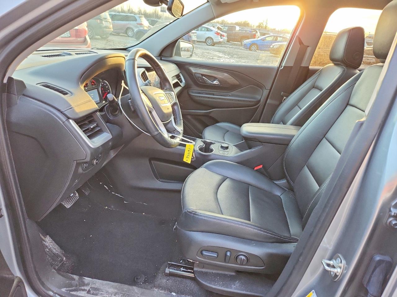 2024 GMC TERRAIN SLT photo 7