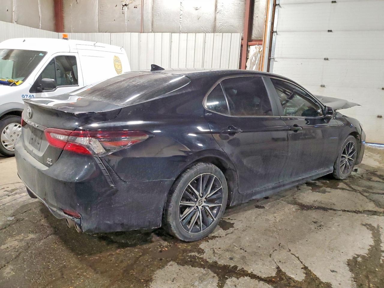 2021 TOYOTA CAMRY SE photo 3