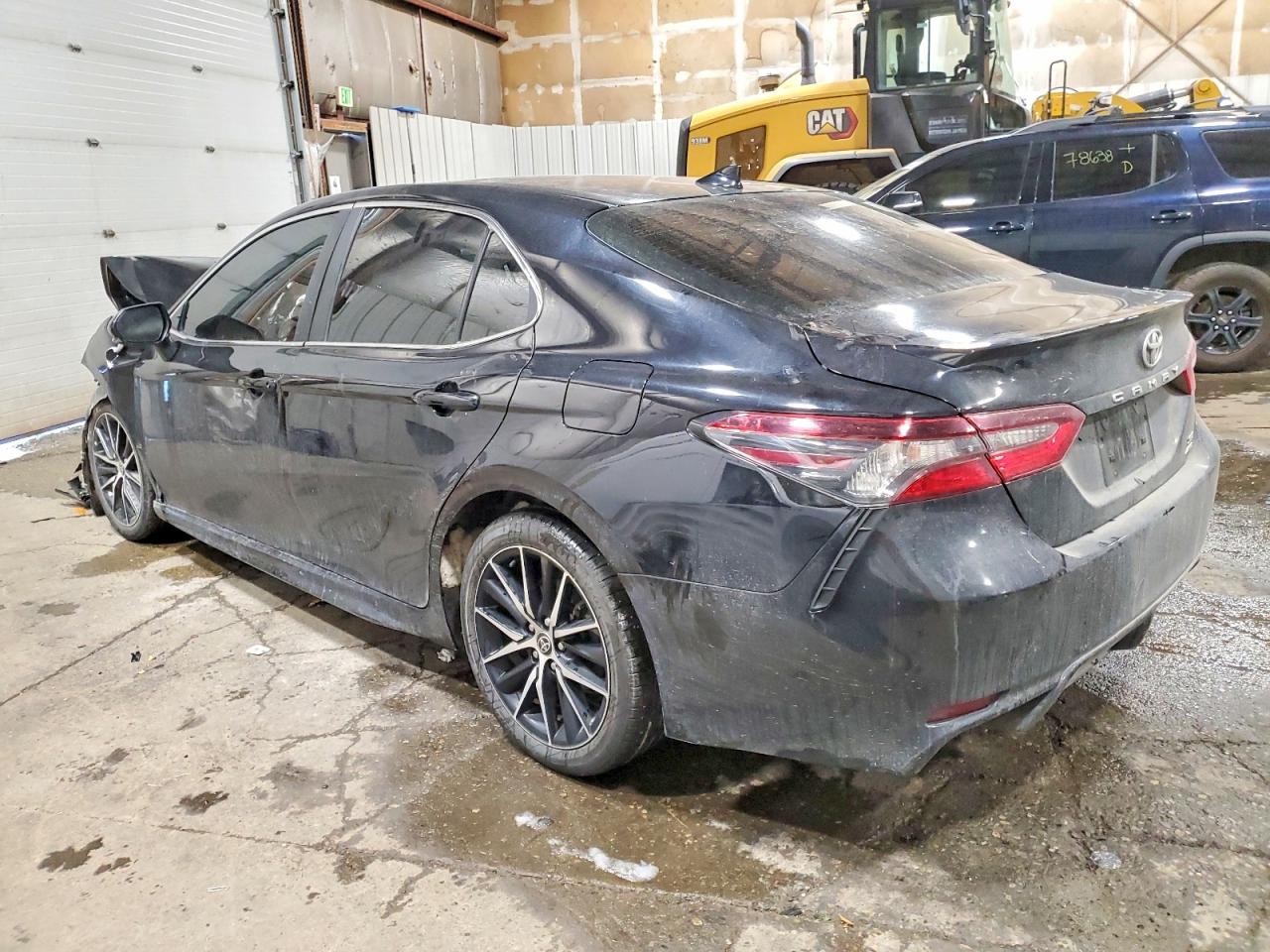 2021 TOYOTA CAMRY SE photo 2