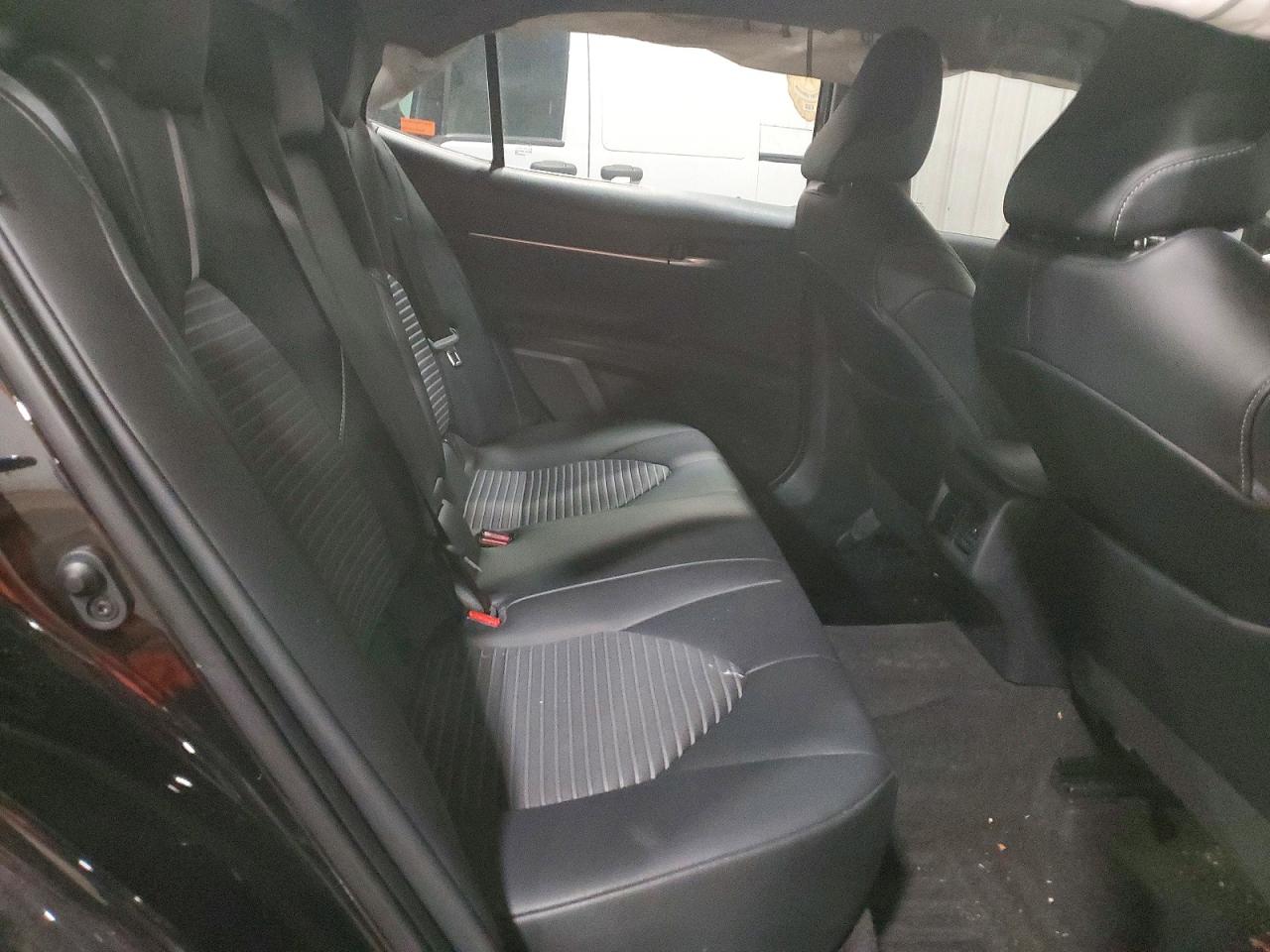 2021 TOYOTA CAMRY SE photo 10