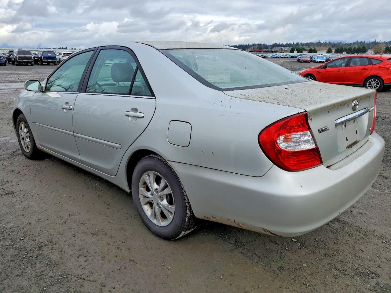 2004 TOYOTA CAMRY LE photo 2