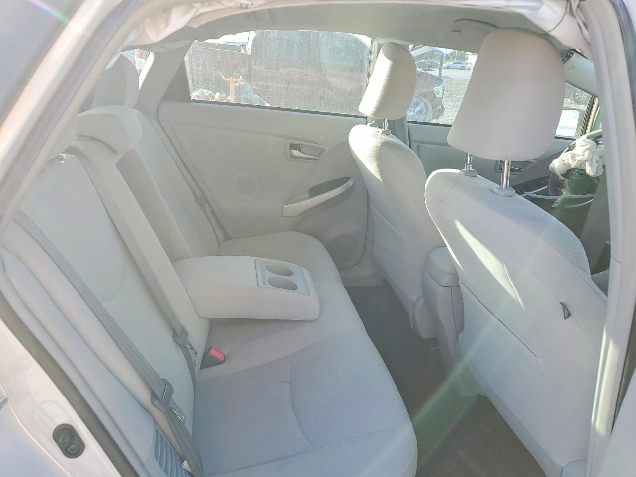 2015 TOYOTA PRIUS photo 10