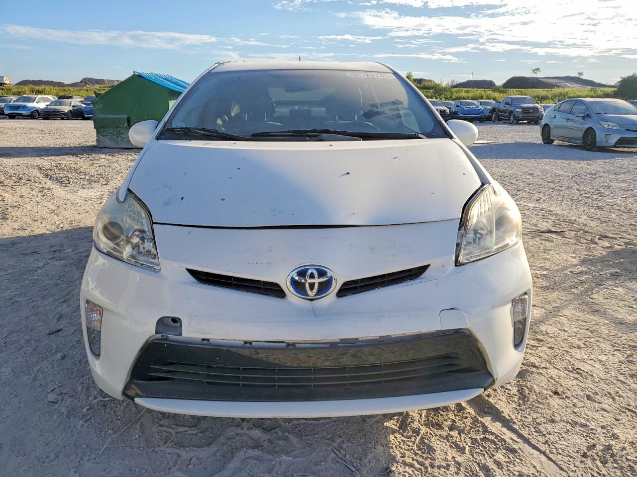 2015 TOYOTA PRIUS photo 5