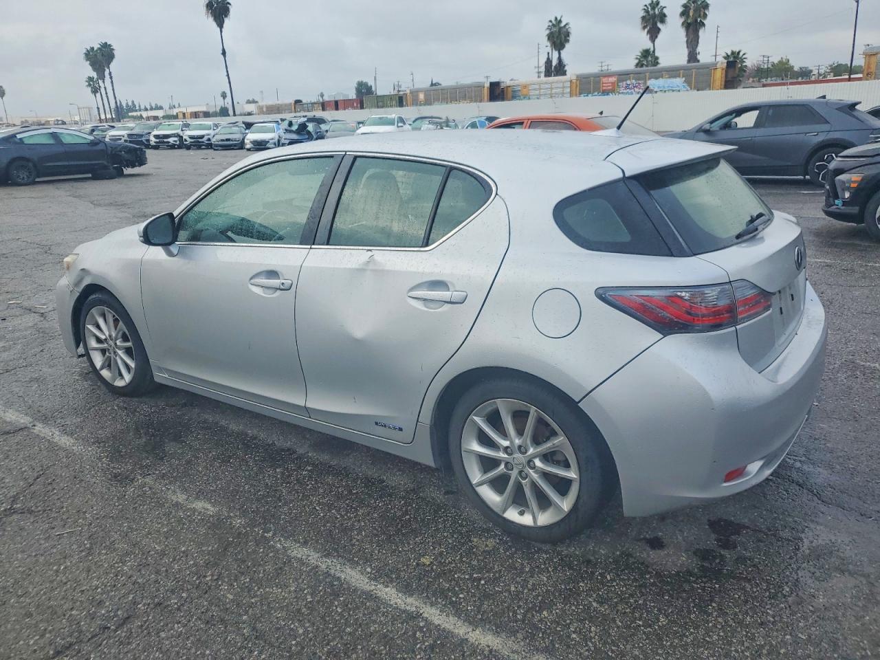 2012 LEXUS CT 200 photo 2