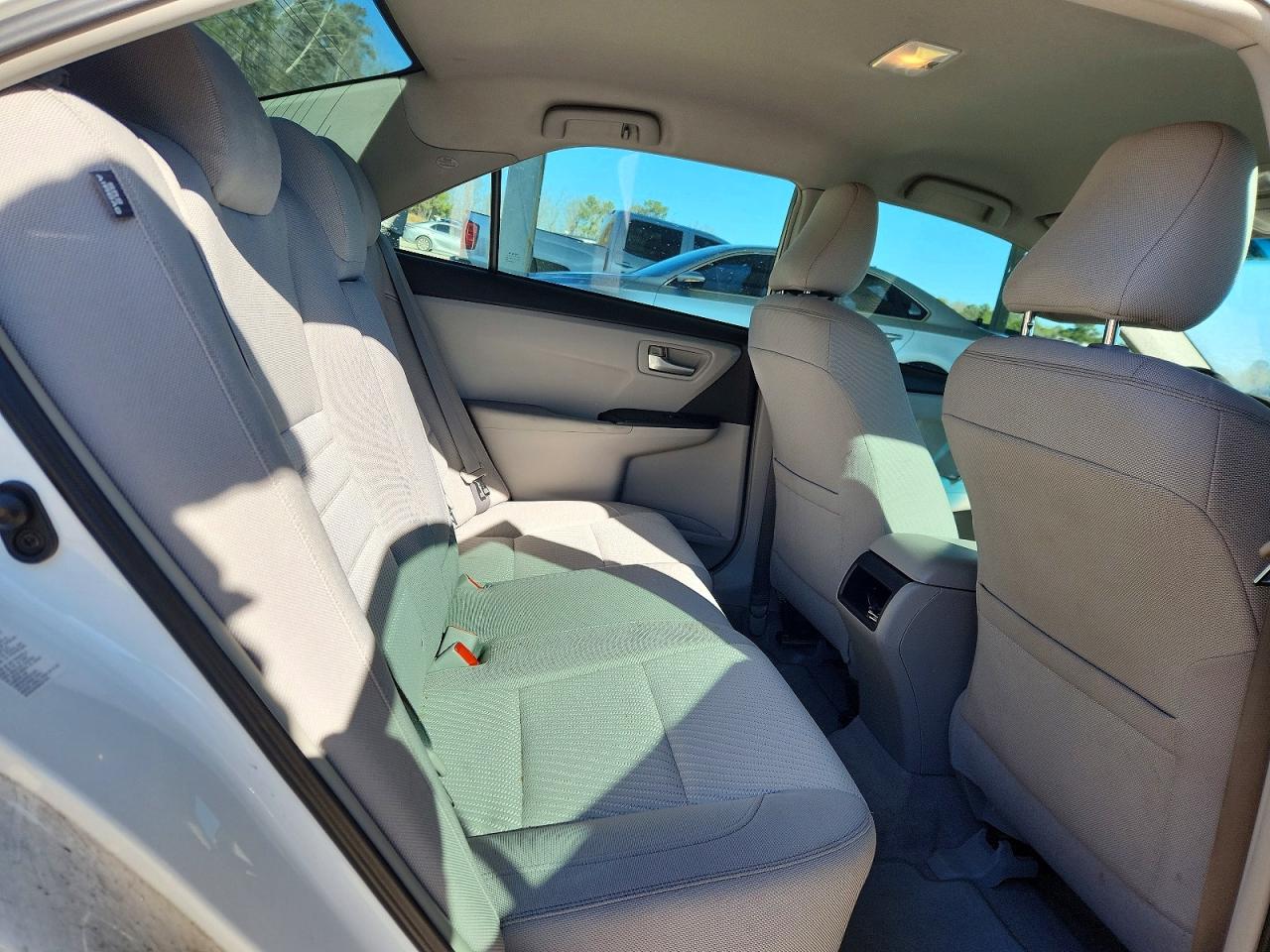 2015 TOYOTA CAMRY LE photo 10