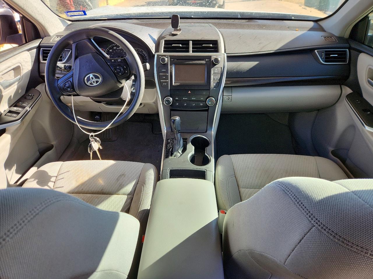 2015 TOYOTA CAMRY LE photo 8
