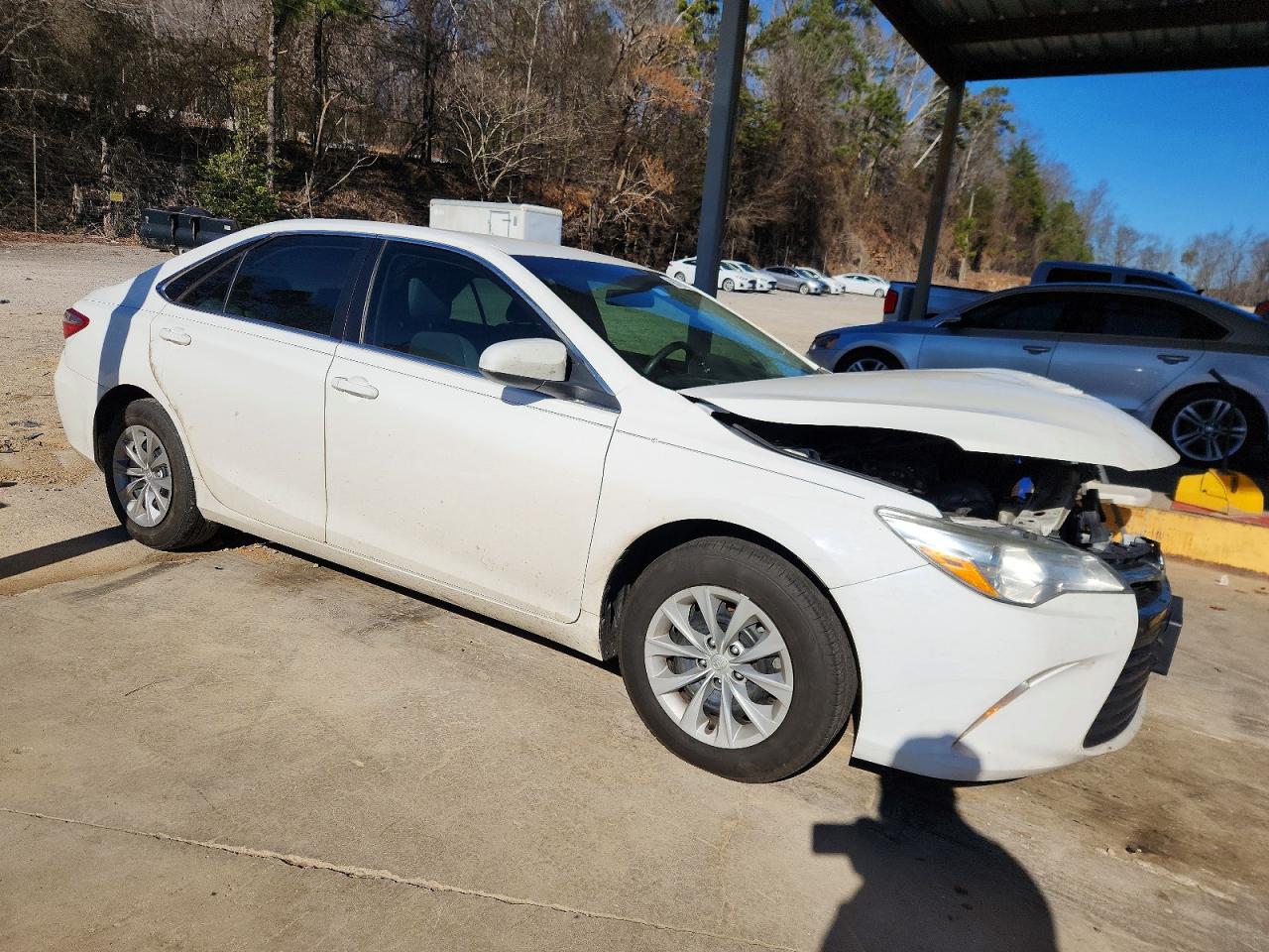 2015 TOYOTA CAMRY LE photo 4