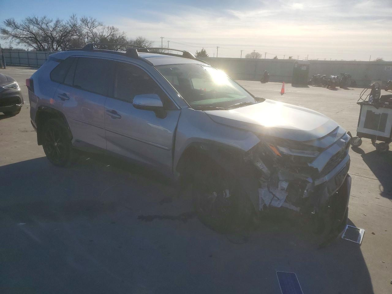 2025 TOYOTA RAV4 SE photo 4