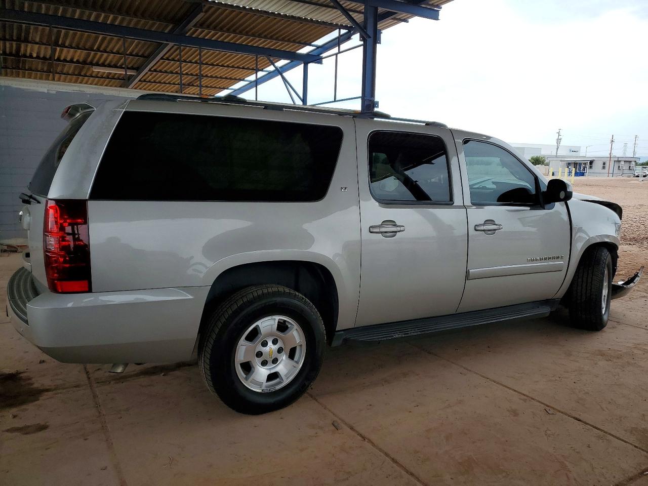 2009 CHEVROLET SUBURBAN C1500 LT photo 3