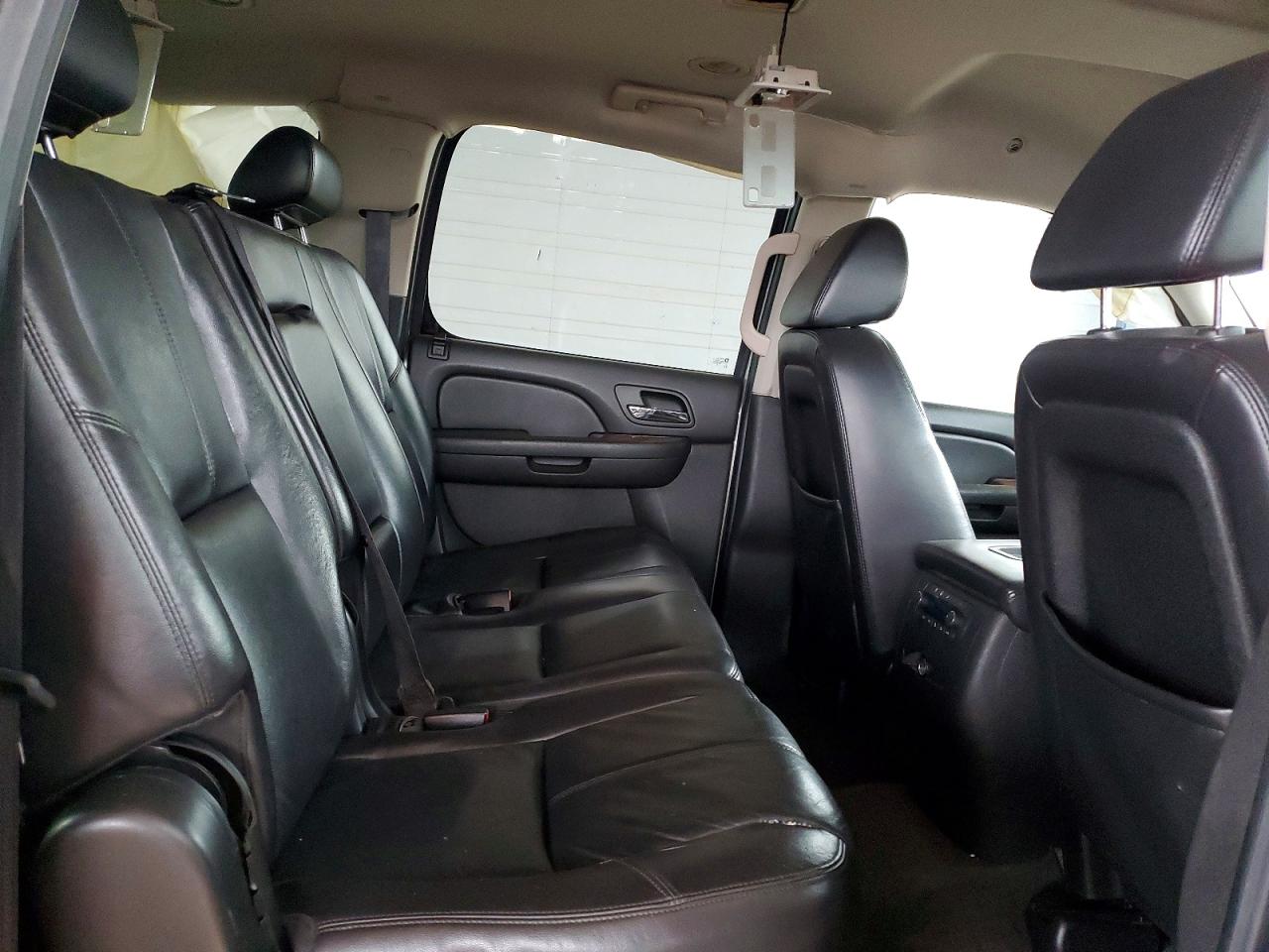 2009 CHEVROLET SUBURBAN C1500 LT photo 11