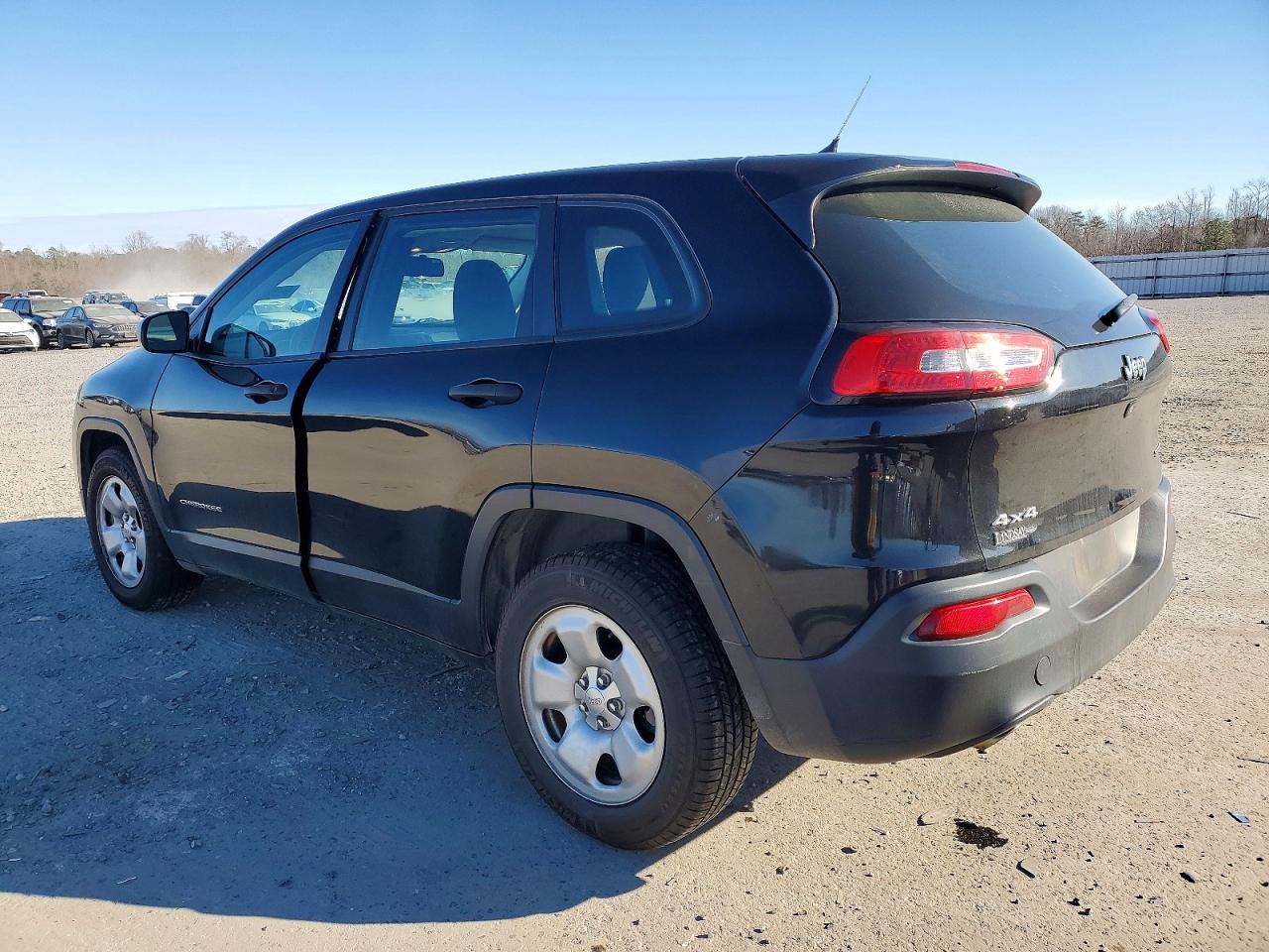2015 JEEP CHEROKEE SPORT photo 2