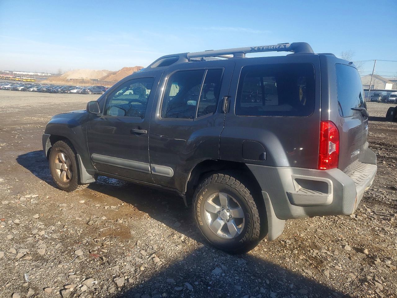 2011 NISSAN XTERRA photo 2