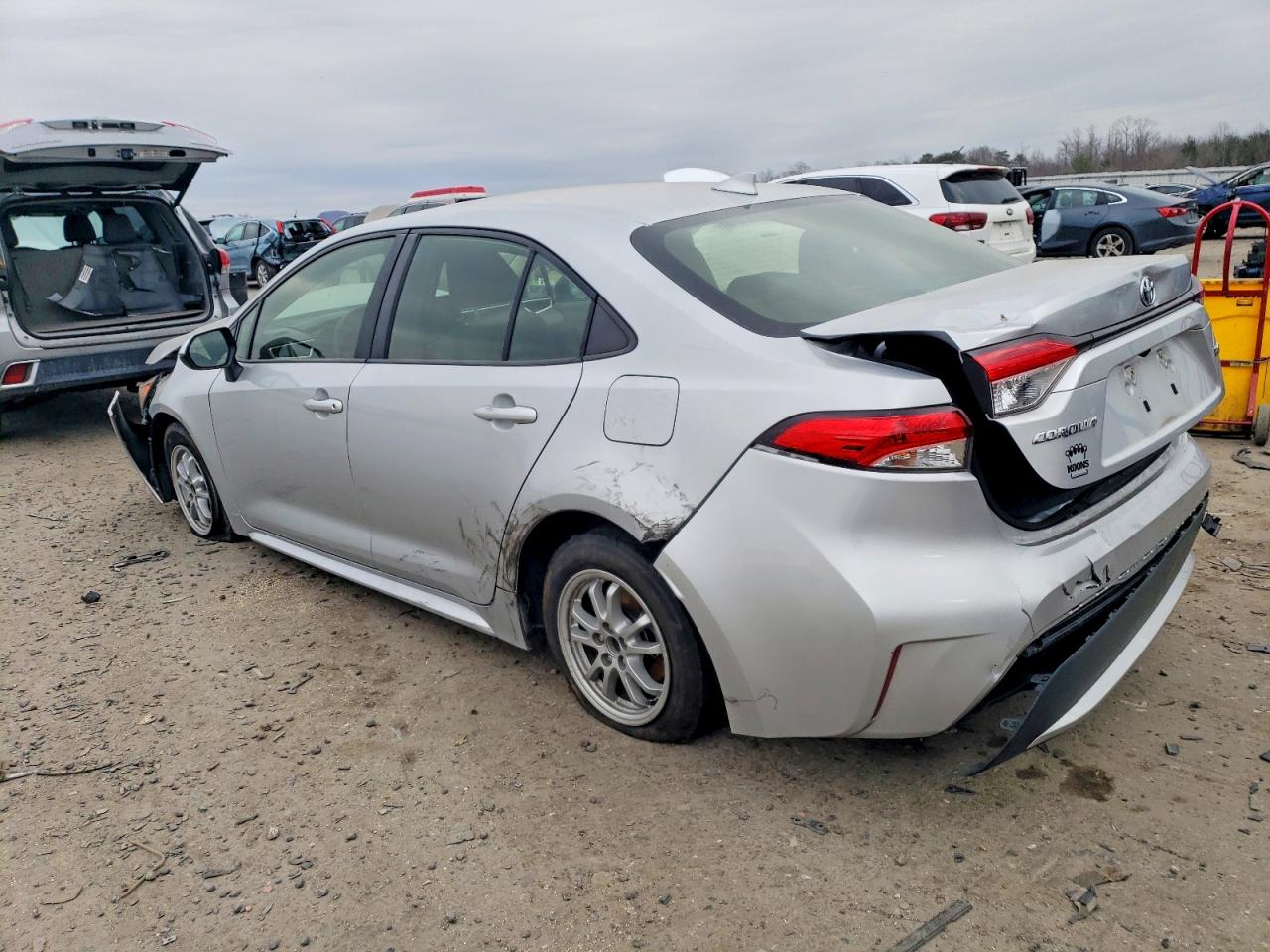 2022 TOYOTA COROLLA LE photo 2