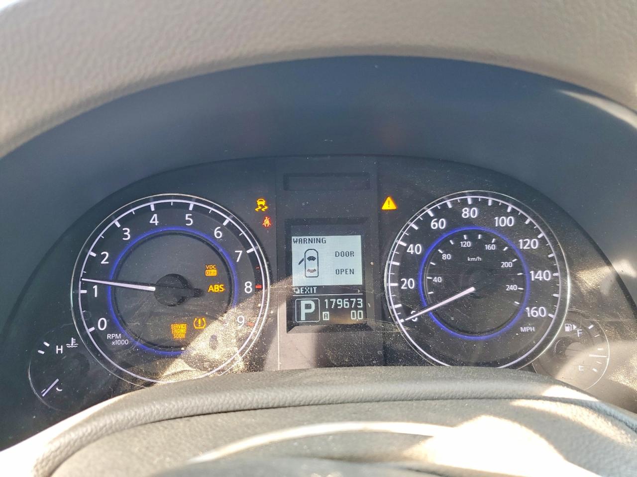 2010 INFINITI G37 photo 9