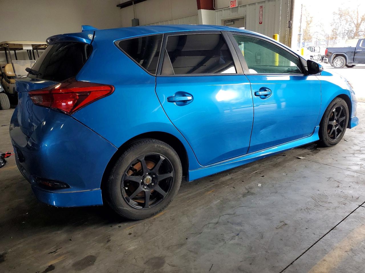 2016 TOYOTA SCION photo 5