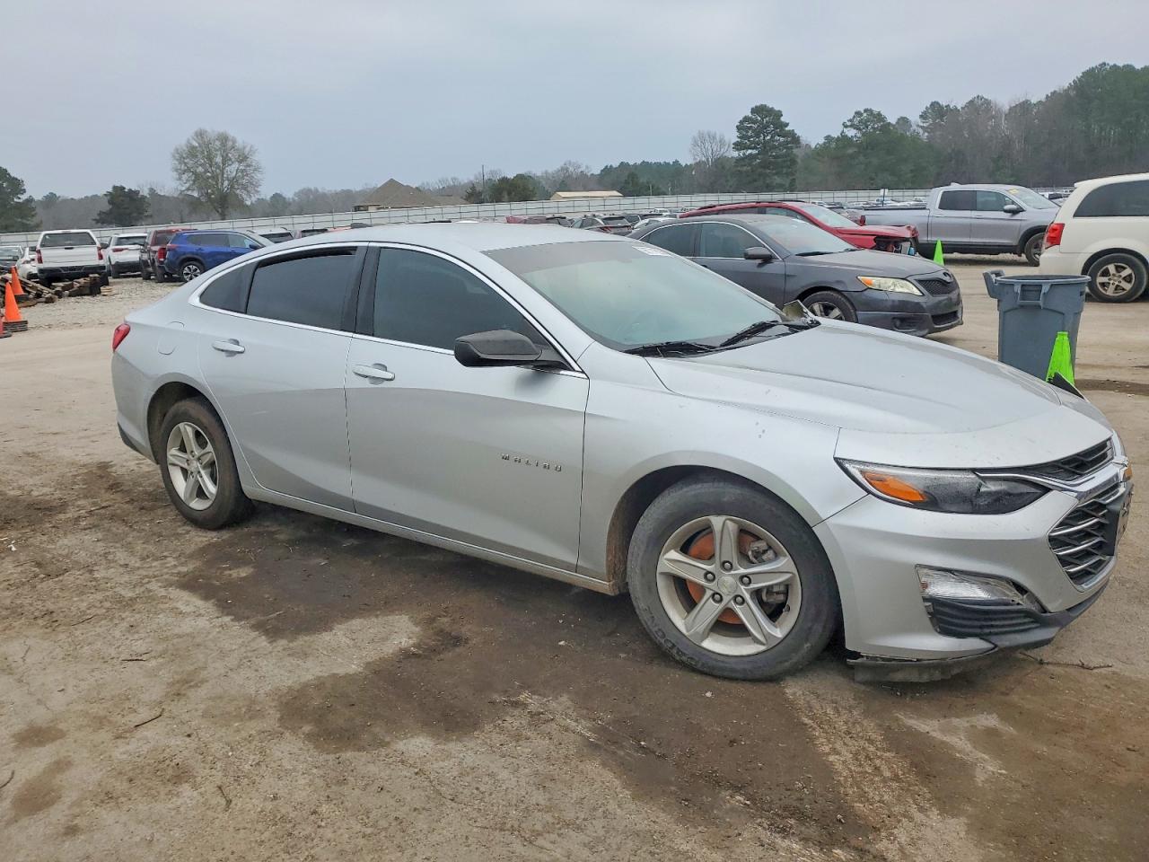 2020 CHEVROLET MALIBU LS photo 4