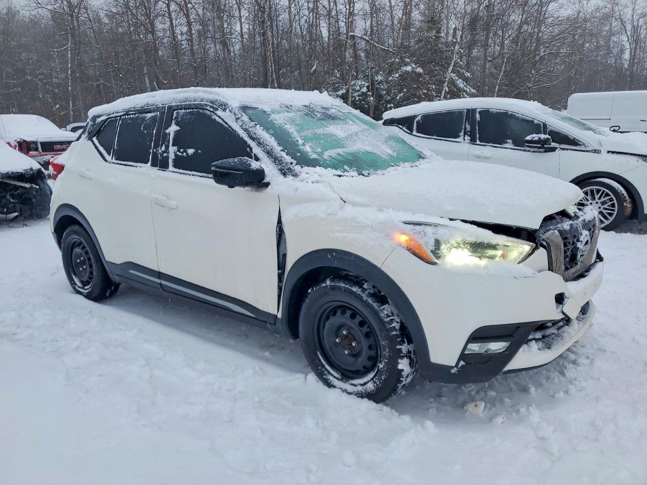2020 NISSAN KICKS SR photo 4